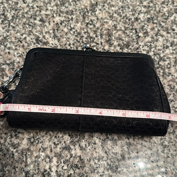 Coach Wristlet / Clutch - Picture 4 of 6